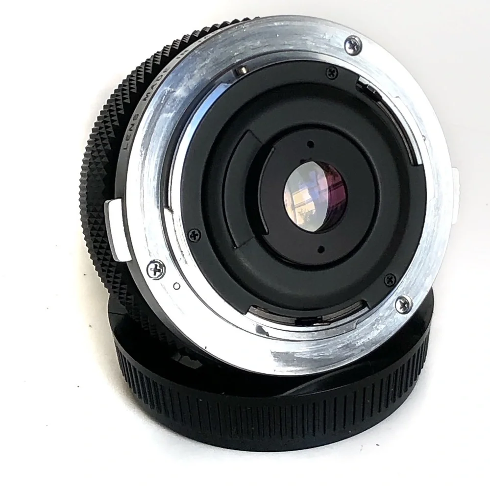 Olympus OM-System G.Zuiko Auto-W 28mm f/3.5 Wide Angle Lens Skylight Filter Case